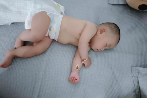 承德六个月宝宝眼睛散光